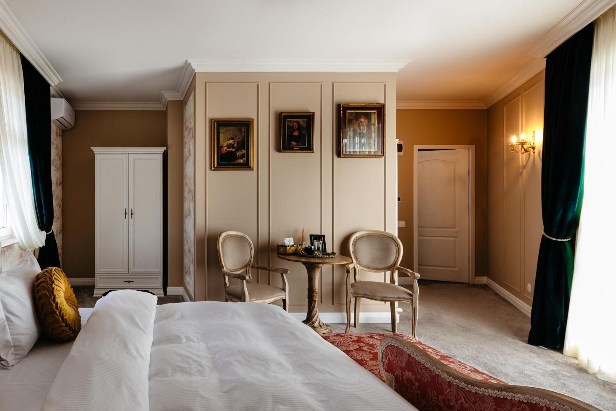 Ateneea Luxury Rooms Клуж-Напока Екстериор снимка