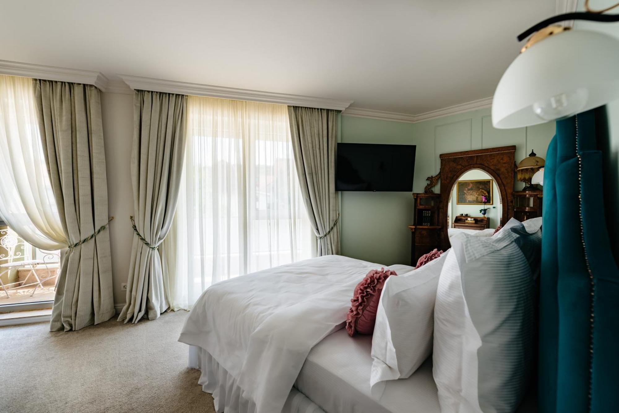 Ateneea Luxury Rooms Клуж-Напока Екстериор снимка
