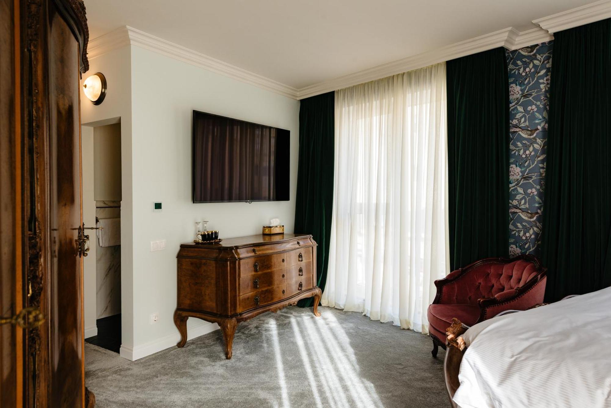 Ateneea Luxury Rooms Клуж-Напока Екстериор снимка
