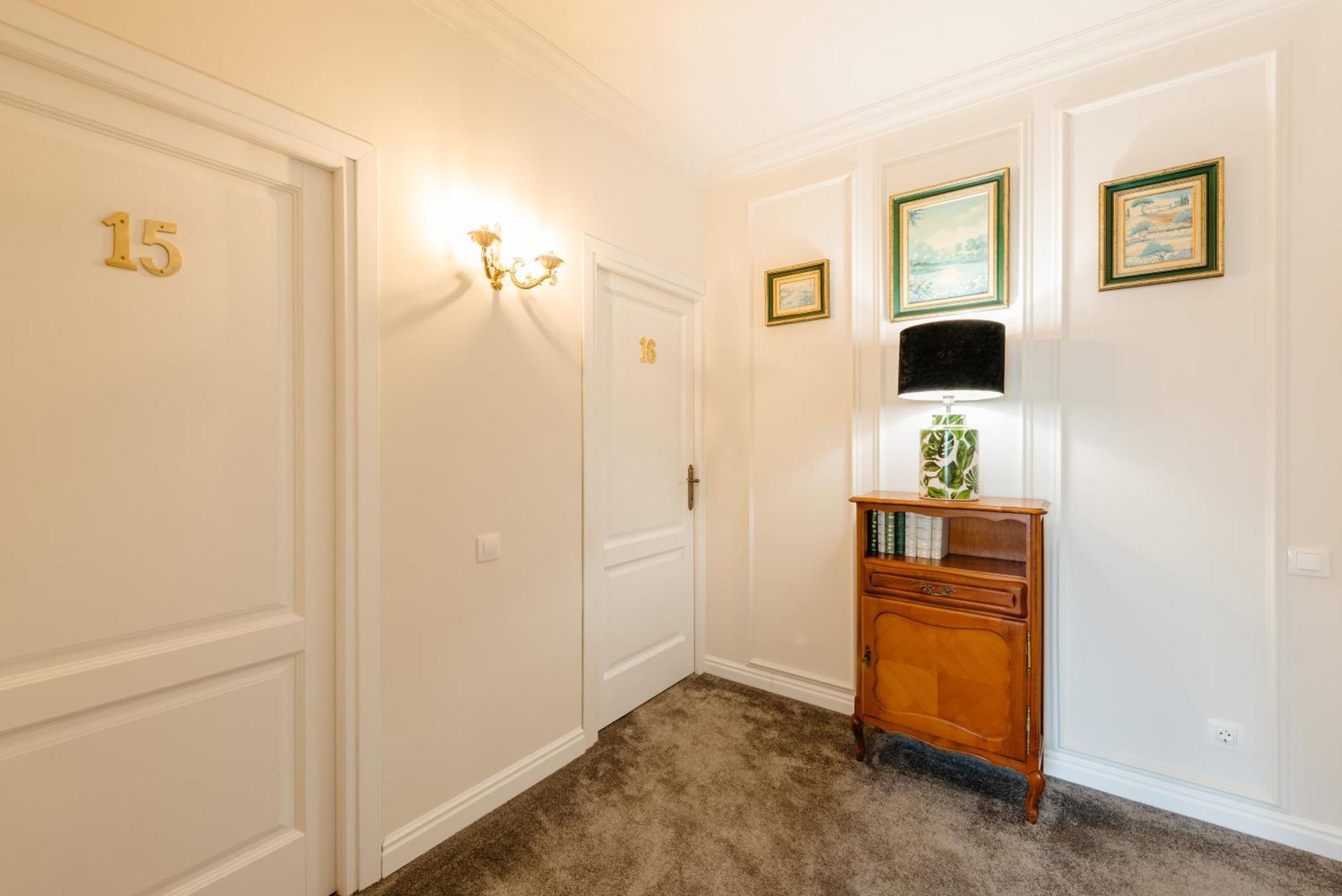 Ateneea Luxury Rooms Клуж-Напока Екстериор снимка