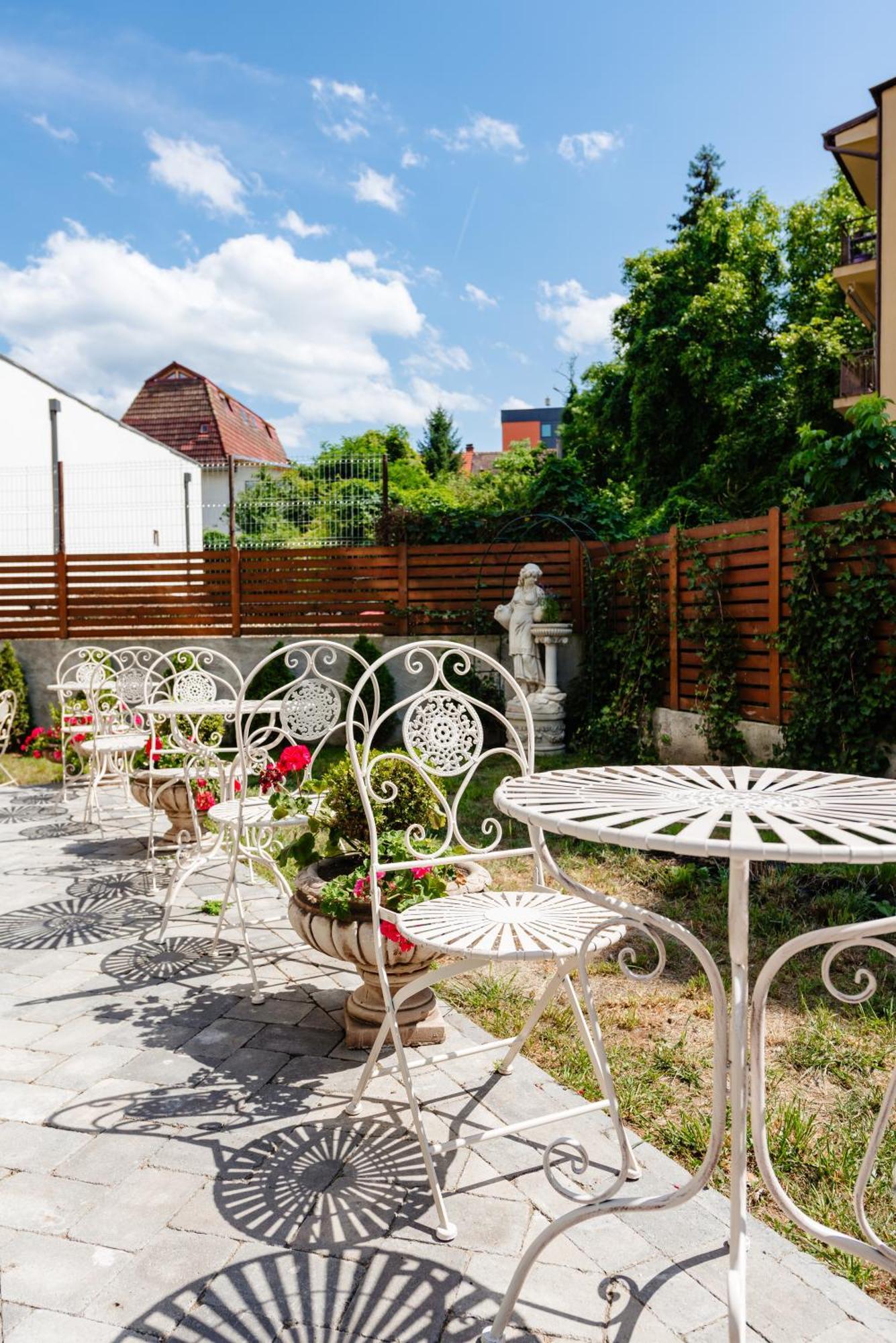 Ateneea Luxury Rooms Клуж-Напока Екстериор снимка